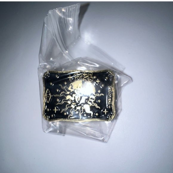 $1 TAROT CARD PIN/BROOCH. ENAMEL/METAL. NEW. $1 WITH ANY $10 ORDER OR MORE - Picture 6 of 16